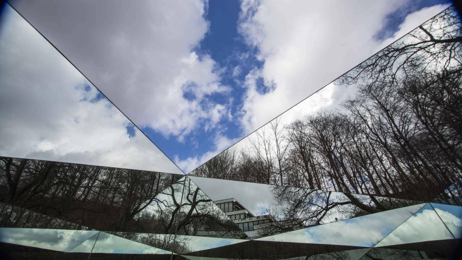 Olafur Eliasson - Den Trekantede Himmel