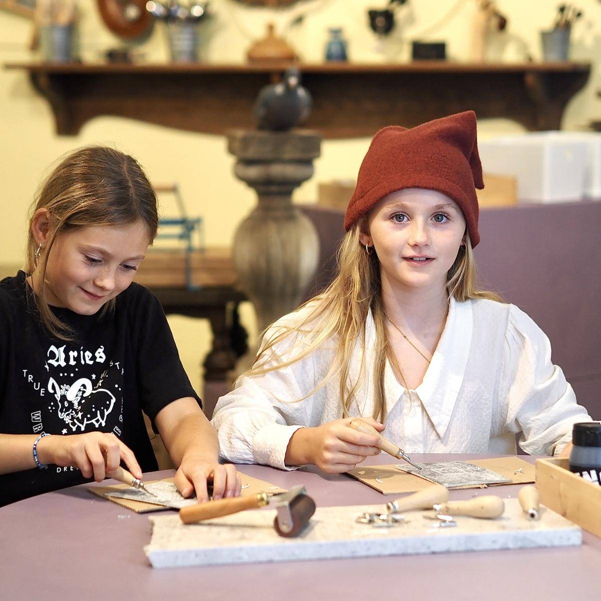 Nissepiger i Kunst-Lab